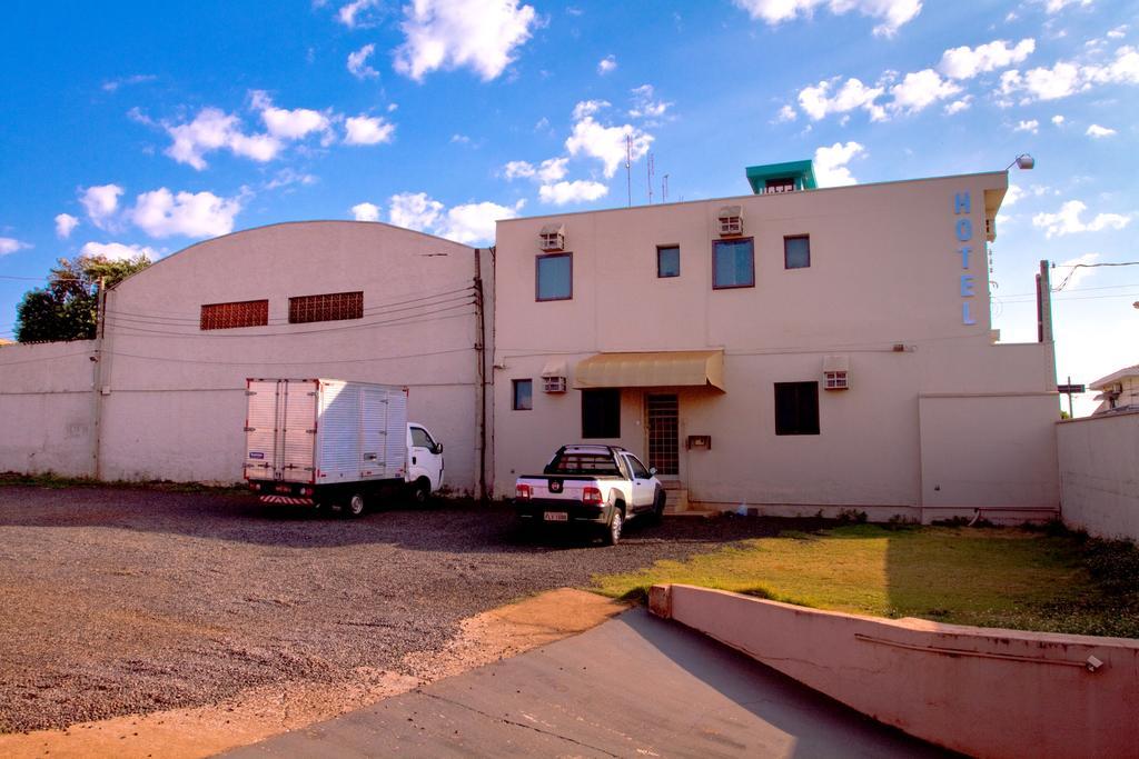 Agapito Inn Hotel Sertaozinho Bagian luar foto